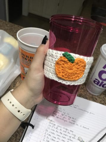 Halloween How-to: Crochet Pumpkin Coffee Cup Sleeve