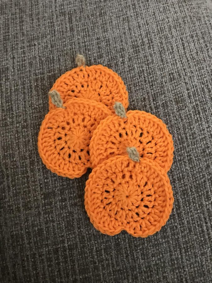 Crochet+DIY%3A+Pumpkin+Coasters